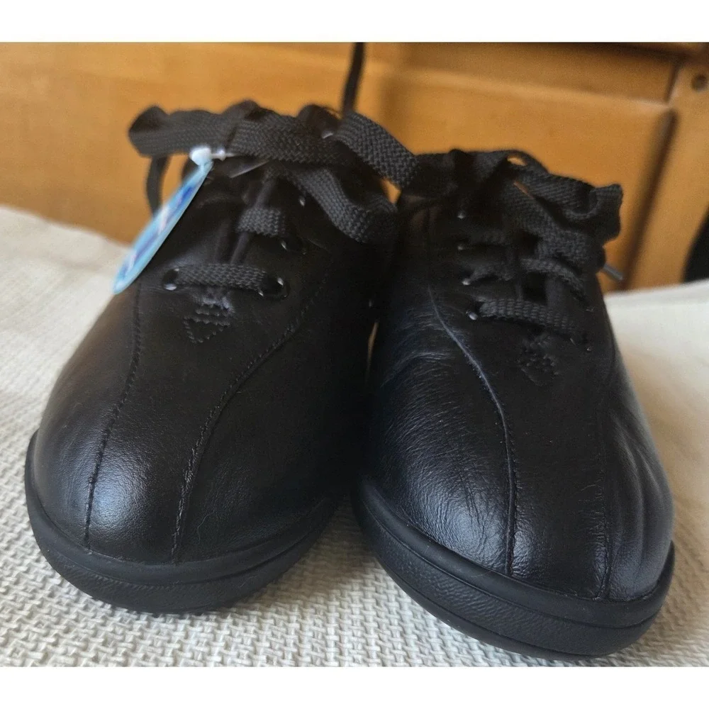 EASY SPIRIT ~ AP1 Anti-Gravity Women's  Black Leather Walking Shoes Sz